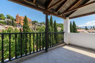 Pis  Campo del príncipe. Vivienda a estrenar en el corazón del realejo. junto a escuela d