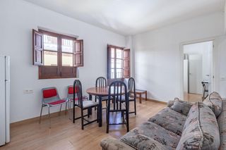 Apartamento  Calle escutia. Realejo. ponemos a la venta esta vivienda exterior en este fantá