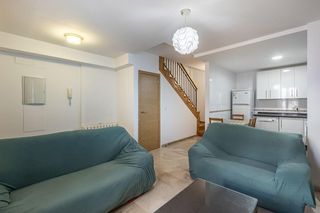 Duplex  Calle real de cartuja. Presentamos en exclusiva este atractivo dúplex situado en la pre