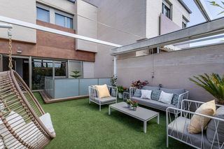 Doppelhaus  Calle adinamar. Descubre esta magnífica casa pareada en la exclusiva zona de el