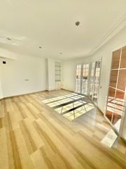 Affitto Appartamento  Calle profesor sainz cantero. Disponibilidad 15 de junio piso sin muebles de dos habitaciones