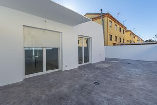 Casa adossada a Calle los López