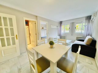 Miete Etagenwohnung  Calle laguna larga. Disponibilidad 1 de setiembre piso de dos habitaciones en bola d