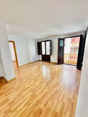 Miete Etagenwohnung  Calle puentezuelas. Disponibilidad inmediata piso sin muebles de dos habitaciones y