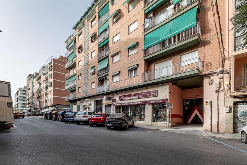 Foto af7f22d5-b618-4c32-8ace-50b1a34b6f06. Àtic amb calefacció aparcament a Plaza de Toros Granada