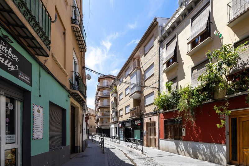 Foto c9fa1f33-c02a-407d-8ea6-e8473250c3bd. Pis amb calefacció a Centro - Sagrario Granada