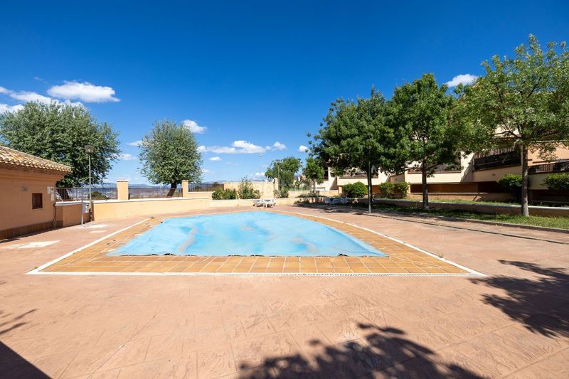 Foto cb7d7492-f47c-4927-a498-d6535237be01. Casa adossada amb calefacció aparcament piscina a Gabias (Las)