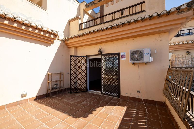 Foto f9a4c6e7-d713-4cb0-8327-0dfb55ce5cf1. Casa adossada amb calefacció aparcament piscina a Gabias (Las)