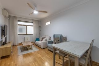 Pis  Calle carril del picón. Te presentamos esta estupenda vivienda situada en una de las zon