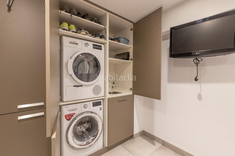 Foto a417406a-09cf-48ea-84bd-3f0e590fc611. Chalet with fireplace heating parking in Parque Lagos Granada
