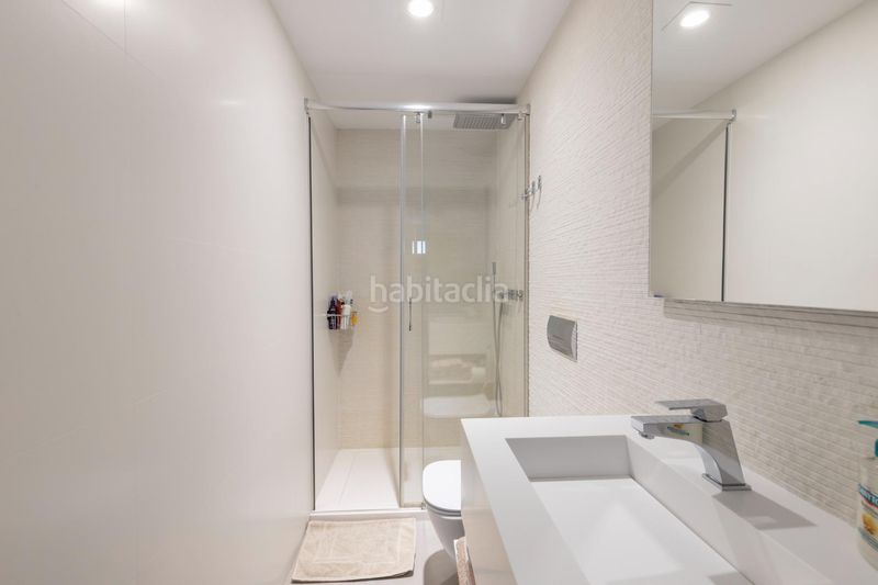 Foto e4cfb9ac-017b-4b19-9398-d23213e0ebe0. Chalet with fireplace heating parking in Parque Lagos Granada