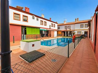 Semi detached house in Fuente de Piedra