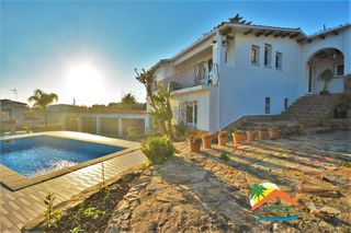 Casa en Residencial Blanes - Vistamar. R02046 casa con piscina y licencia turística en mas guelo, blane
