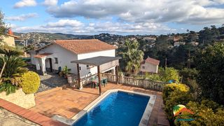 Haus in Lloret Blau - La Creu de Lloret. R02445 acogedora casa con piscina y vistas a la monta�a en llore