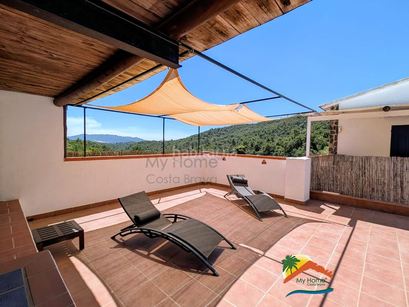 Foto 07b4d665-e454-490e-8b7e-887c5a394d69. Casa amb xemeneia calefacció aparcament piscina a Lloret de Mar