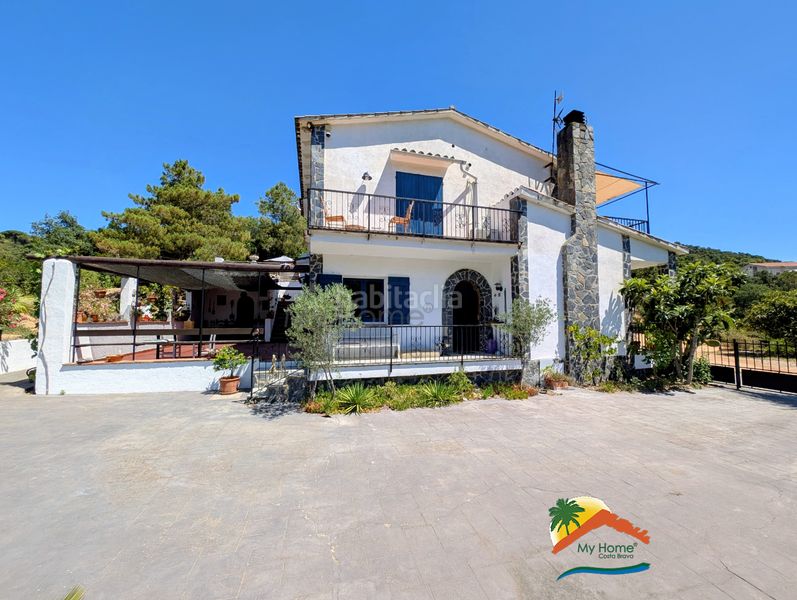 Foto 564cb74c-c1ba-4050-b36b-ae3dde2e1a22. Casa amb xemeneia calefacció aparcament piscina a Lloret de Mar