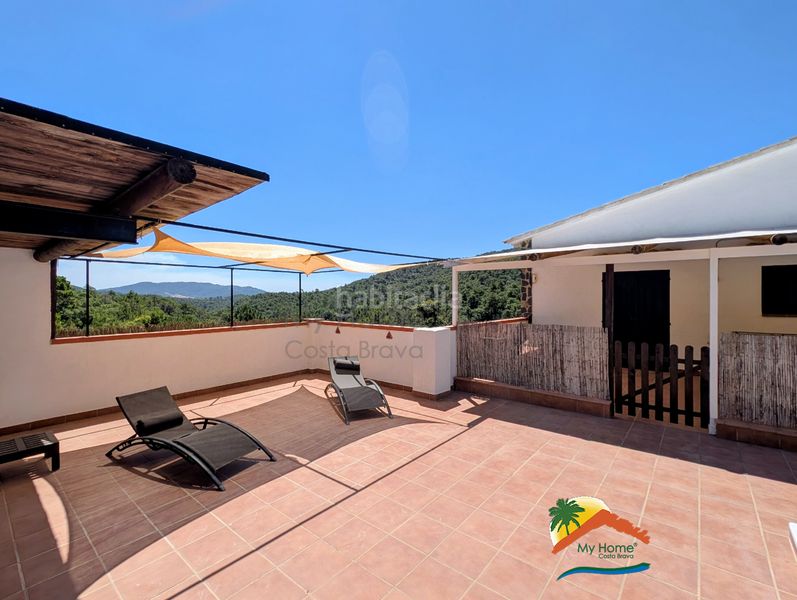 Foto 7cb2ca86-f0e9-4a26-a671-bafaf241bc34. Casa amb xemeneia calefacció aparcament piscina a Lloret de Mar