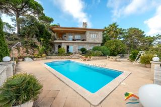 Xalet a Serra Brava. R02435 gran casa con 2 apartamentos independientes, vistas al ma