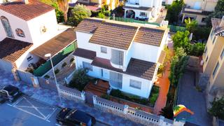 Casa a Fenals. R02438 casa con piscina y gran garaje en fenals , lloret de mar