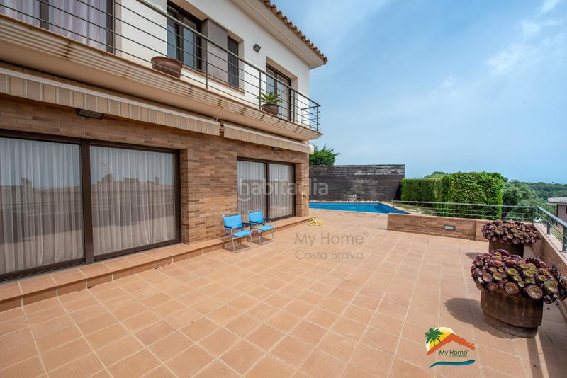 Foto 02d1d770-222b-4653-9bd1-ba961e22bde7. Xalet amb xemeneia calefacció aparcament piscina a Lloret de Mar