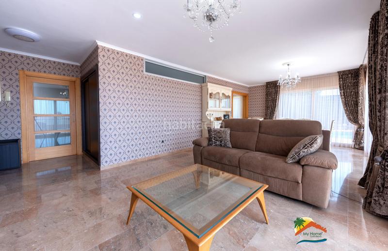 Foto 301961b9-4790-4a93-8aa1-e90bbbb99d0b. Xalet amb xemeneia calefacció aparcament piscina a Lloret de Mar