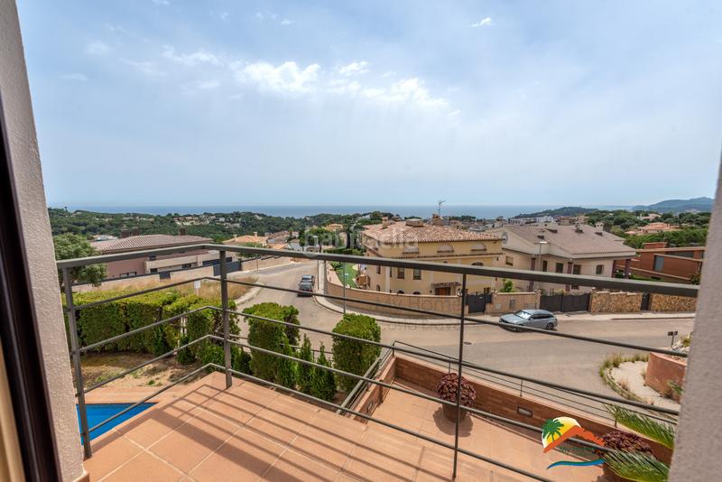 Foto 30e7f1e4-9577-409c-ba52-aa95298ff3ed. Xalet amb xemeneia calefacció aparcament piscina a Lloret de Mar