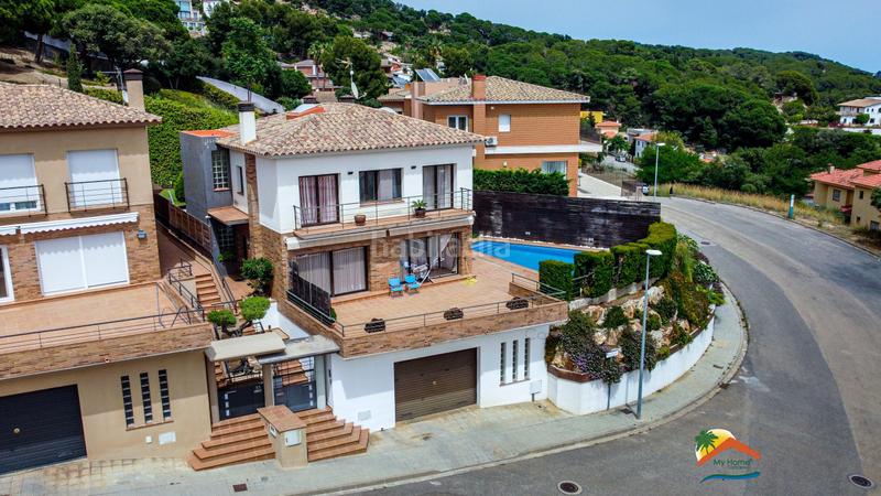 Foto 47f9a70d-fbee-469a-8a1f-122520354115. Xalet amb xemeneia calefacció aparcament piscina a Lloret de Mar