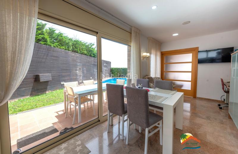 Foto 677dc30a-7465-47b0-a113-72f43c55b3f9. Xalet amb xemeneia calefacció aparcament piscina a Lloret de Mar