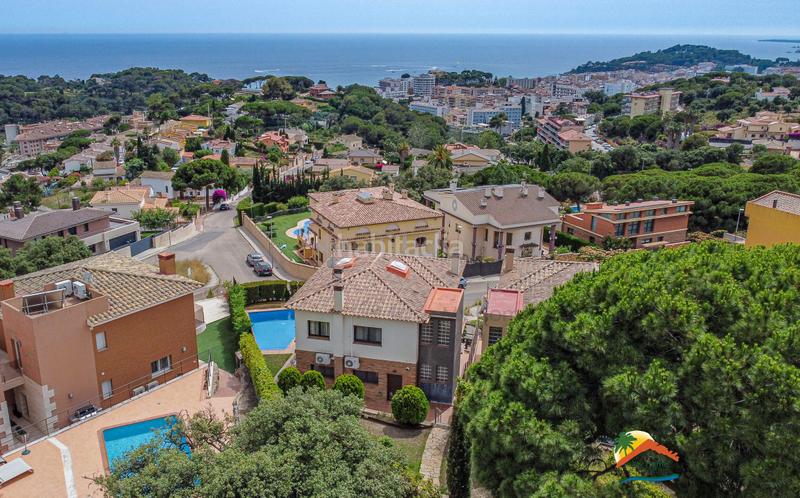 Foto 73a91d89-3133-440e-9c6c-06cdf91b76e0. Xalet amb xemeneia calefacció aparcament piscina a Lloret de Mar