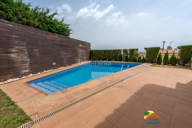 Foto 9ddf6bd6-4e51-4a65-b184-a6cafdb424ca. Xalet amb xemeneia calefacció aparcament piscina a Lloret de Mar