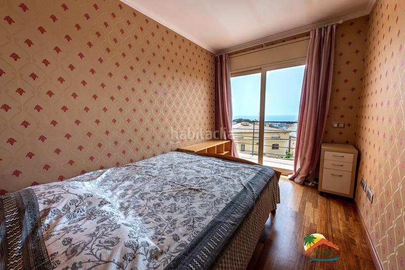 Foto dfd3abd4-df64-4059-8971-46eb0ab9cd1c. Xalet amb xemeneia calefacció aparcament piscina a Lloret de Mar