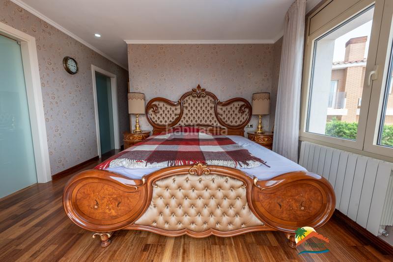 Foto ea50500f-69ab-409f-949e-493545502171. Xalet amb xemeneia calefacció aparcament piscina a Lloret de Mar