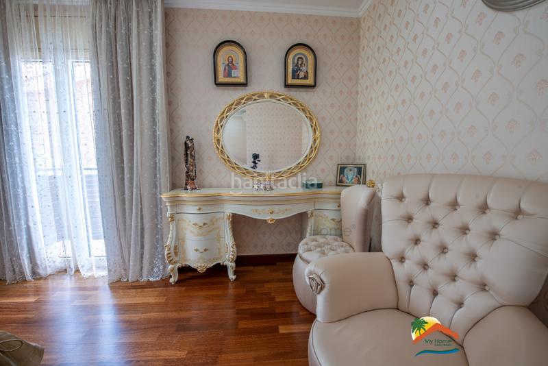 Foto f29a9dbd-8c5c-44b7-8127-4b29e565eec5. Xalet amb xemeneia calefacció aparcament piscina a Lloret de Mar