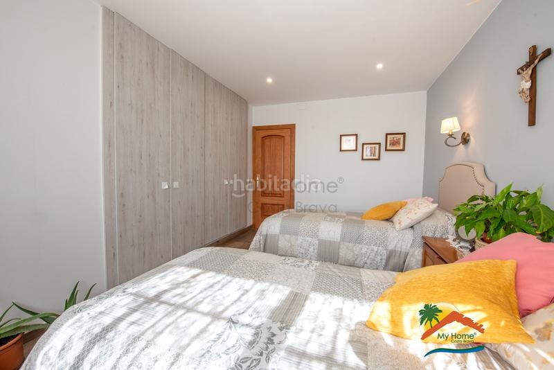 Foto 319b5d7a-52e3-4935-84d9-ee8992e67d6f. Chalet with fireplace heating parking in Roca Grossa Lloret de Mar