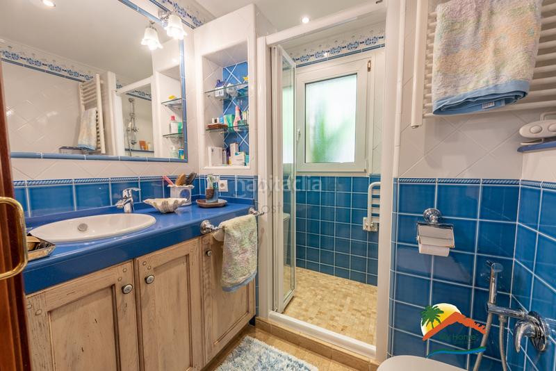 Foto 5baa1ba6-2c2c-4e5e-87bd-a5e77b78b258. Chalet with fireplace heating parking in Roca Grossa Lloret de Mar