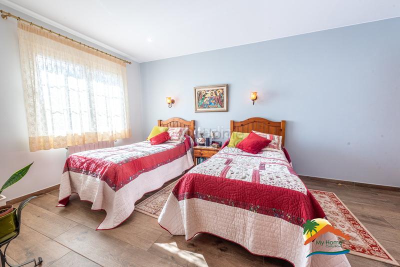 Foto 76802e09-08aa-45e5-94c8-c8f3f92bb9f7. Chalet with fireplace heating parking in Roca Grossa Lloret de Mar