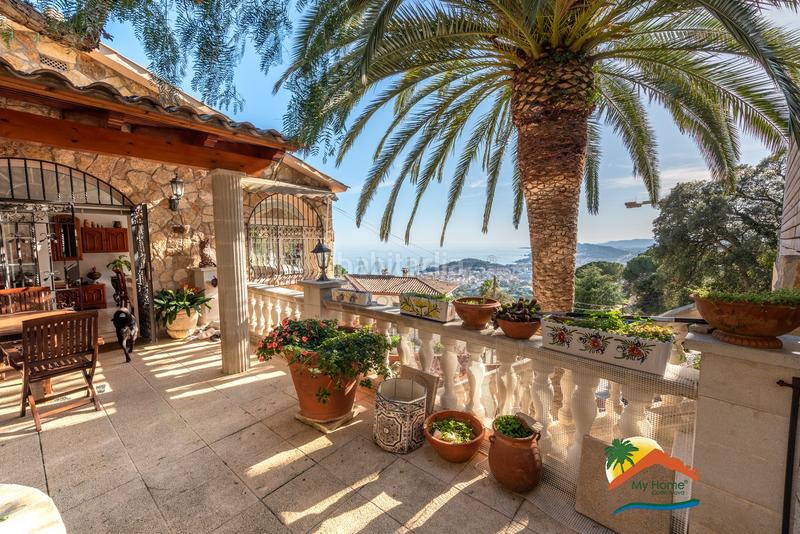 Foto bcbb5c87-f2c0-4d2d-b141-a5d66612b9ee. Chalet with fireplace heating parking in Roca Grossa Lloret de Mar