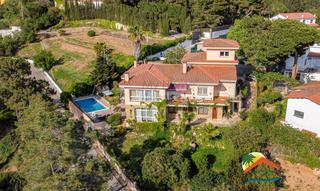 Xalet a Roca Grossa. R02365 gran villa con licencia turistica y vistas al mar en llor