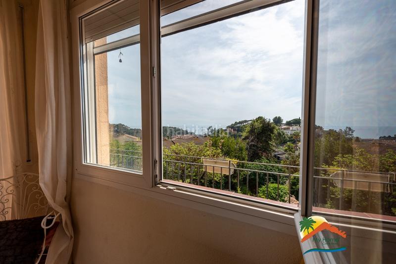 Foto 04b4b139-5d1a-46ec-ab22-043b657027d8. Chalet con camino riscaldamento parcheggio piscina in Lloret de Mar