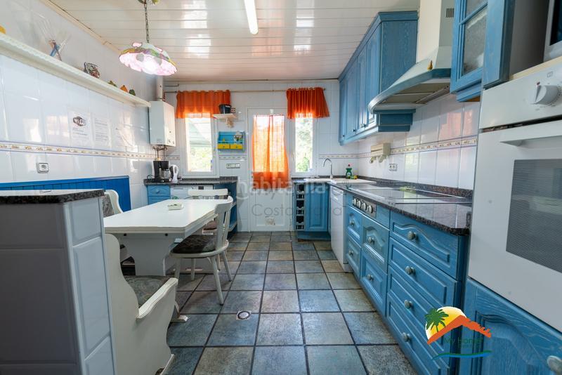 Foto 25ceb743-b35c-43fe-838b-ef22d7a0b5d9. Chalet con camino riscaldamento parcheggio piscina in Lloret de Mar