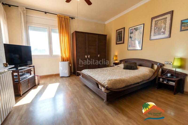 Foto 3c0bcd1f-29c0-42f5-b292-3a56802ec7ed. Chalet con camino riscaldamento parcheggio piscina in Lloret de Mar