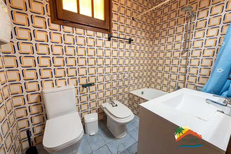 Foto 5e347337-7f3f-4c27-9a7a-668e48ceaf7f. Chalet con camino riscaldamento parcheggio piscina in Lloret de Mar