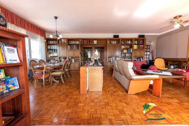 Foto 82e8911e-73ae-4bc4-bbdb-59343414ddeb. Chalet con camino riscaldamento parcheggio piscina in Lloret de Mar