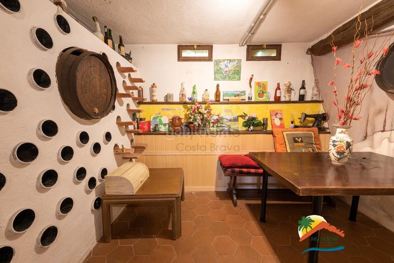 Foto c8b0741f-cf24-4c9d-b9d0-66aa2e7dc9de. Chalet con camino riscaldamento parcheggio piscina in Lloret de Mar