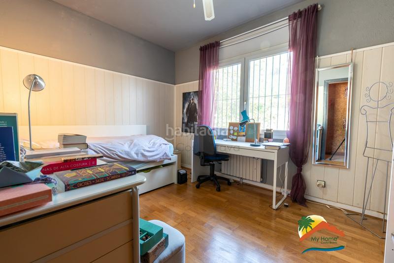 Foto ee8d74b1-6bc8-41d0-8cb1-f95a8b8c224c. Chalet con camino riscaldamento parcheggio piscina in Lloret de Mar