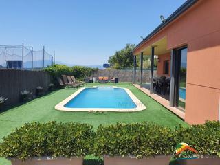 Casa a Lloret Residencial - Montlloret. R02381 casa con piscina, licencia turística y vistas despejadas