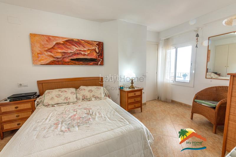 Foto 17063ff7-098c-4e2c-b48b-73146697612f. Casa adossada amb xemeneia aparcament a Canyelles Lloret de Mar