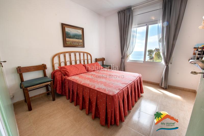 Foto 1e062ac2-39d5-4a93-aabf-a630d11e7686. Casa adossada amb xemeneia aparcament a Canyelles Lloret de Mar