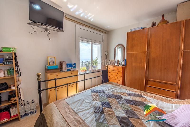 Foto 2eec561a-f0a3-4895-a321-709823bffd4d. Casa adossada amb xemeneia aparcament a Canyelles Lloret de Mar