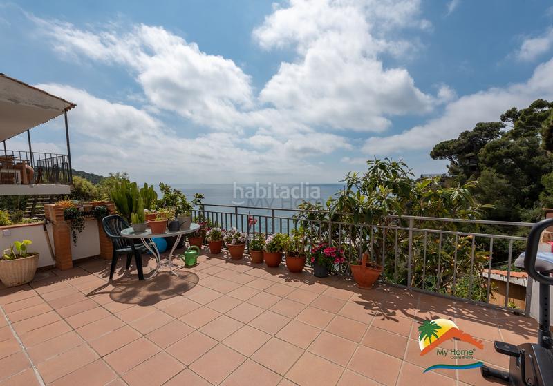 Foto 6751fb5e-1c77-4137-8d7e-4a7684b29df3. Casa adossada amb xemeneia aparcament a Canyelles Lloret de Mar